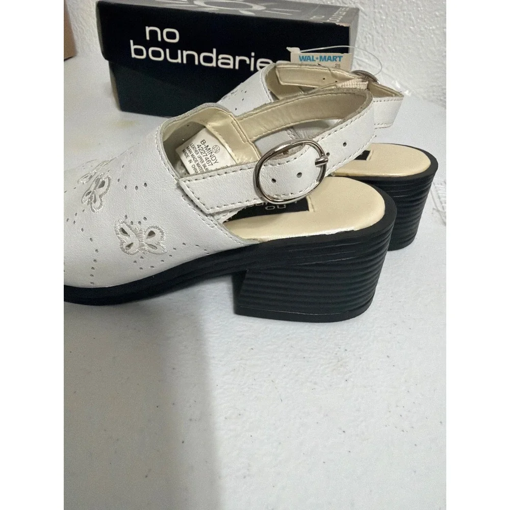 No Boundaries Kids White Butterfly Cutout Block Heel Sandals B-MINDY Size 13.5